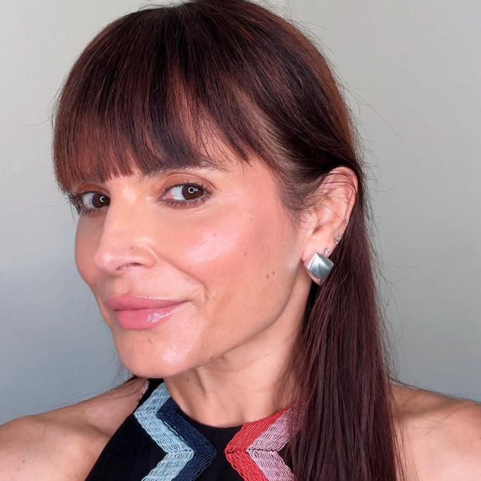 Laura J.