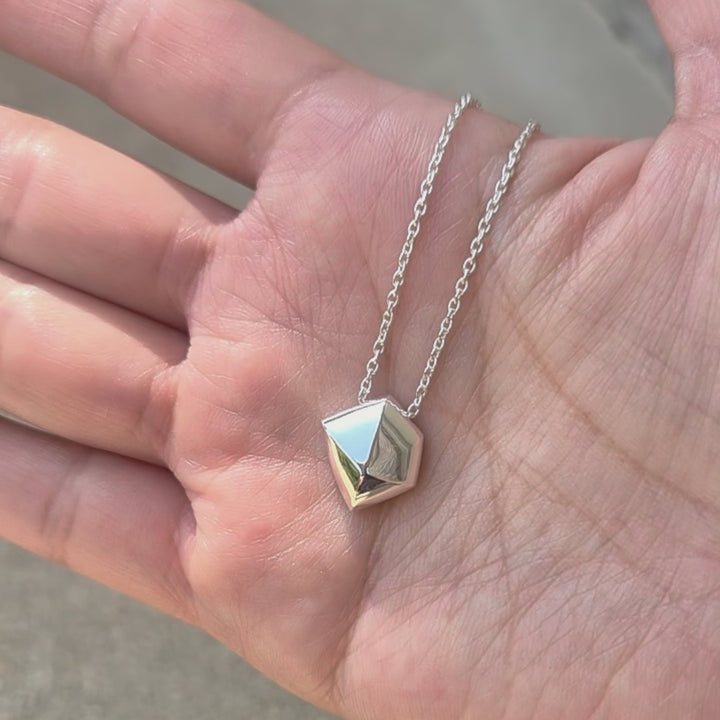Forma Facet Pendant Necklace Silver