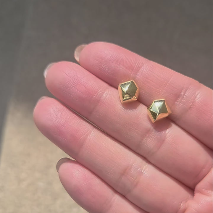 Forma Facet Studs Gold Vermeil